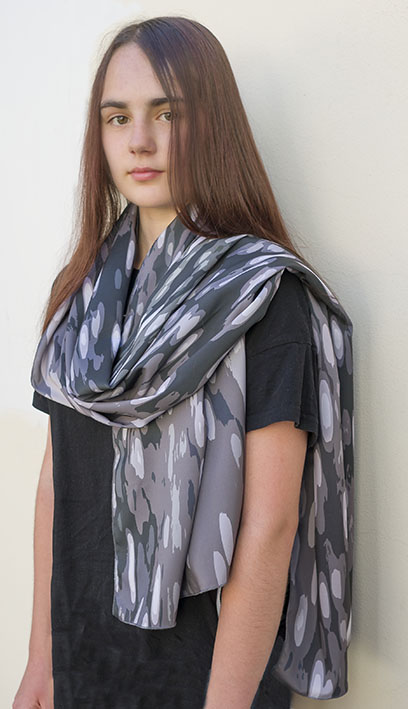 šála společenská - šedé odlesky