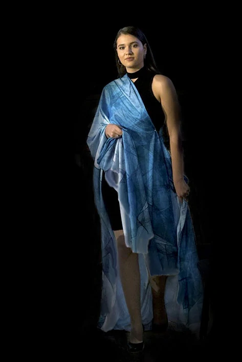 Látka - motiv modrý krystal - vzor 749 (rozměr 150 x 225 cm)